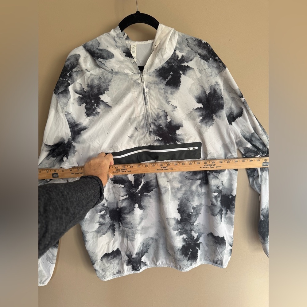 Lululemon Men's XXL Anorak Rain Jacket Waterproof Black White Watercolor Print - Picture 4 of 7